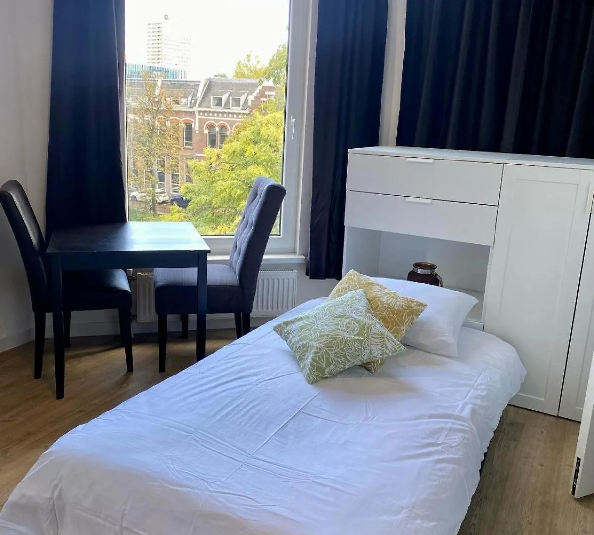 Rotterdam Inn